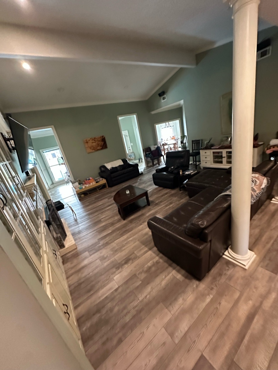 Dusting & Wipe-Down (Surfaces, Frames, Decor) photo