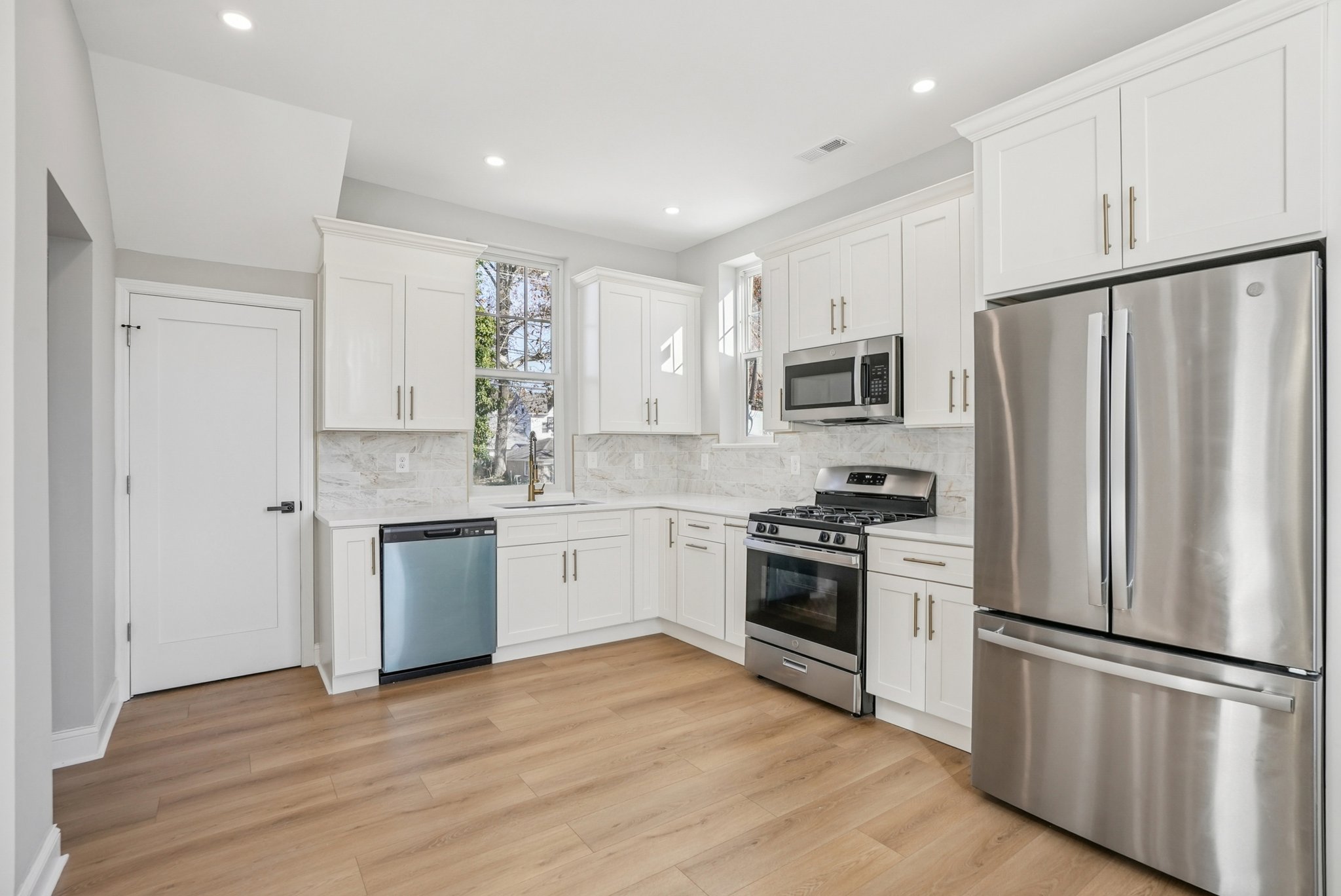 Design Cabinets Around Your Space project photo 2